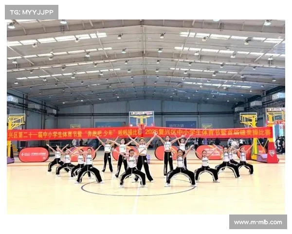 闵行中学健美操队有氧舞蹈项目夺冠现场：九人团队动作整齐划一征服评委